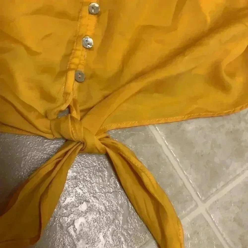 Out from under - Picture 3 of 3